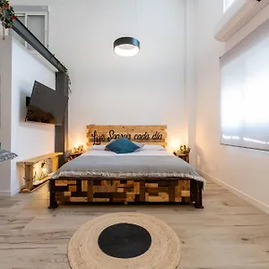 https://malagasuite-huelin-comfort-estudio.1costadelsol.com